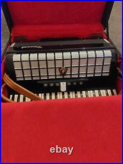 Accordion Piano Parrot 120 Bass + case In Mint Condition