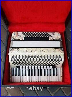 Accordion Soprani 96 Bass In perfect condition