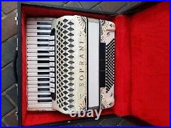 Accordion Soprani 96 Bass In perfect condition