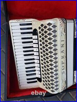 Accordion Soprani 96 Bass In perfect condition