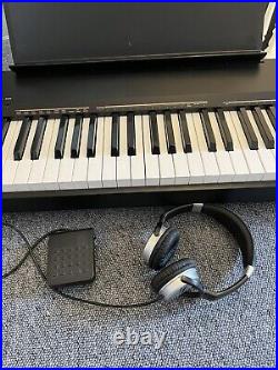 Casio electronic piano CDP-130 With Gator case, Sustain Pedal, Headphones, Stand
