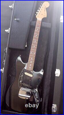 Fender Japan Mustang MG-69 MIJ 2002, Piano Black with hard case