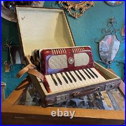 Fully Working VGC Piano Accordion 32 Bass German Worldmaster Post Laborem & Case