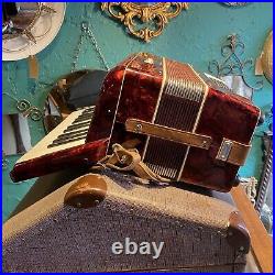 Fully Working VGC Piano Accordion 32 Bass German Worldmaster Post Laborem & Case