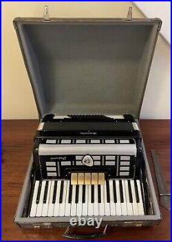 GALOTTA Ideal Piano Accordion Vintage 72 bass