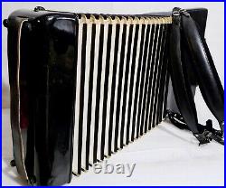 HOHNER IMPERATOR IV 120 BASS CASSOTTO Piano Accordion Akkordeon VERY GOOD