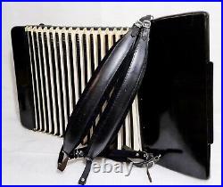 HOHNER IMPERATOR IV 120 BASS CASSOTTO Piano Accordion Akkordeon VERY GOOD