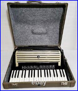 HOHNER IMPERATOR IV 120 BASS CASSOTTO Piano Accordion Akkordeon VERY GOOD