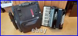 Hohner Bravo lll 72 bass piano accordion, black, new in 2013, as newithinc case