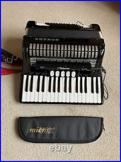 Hohner Concerto III N 72 Bass with Case and Microvox pick-up