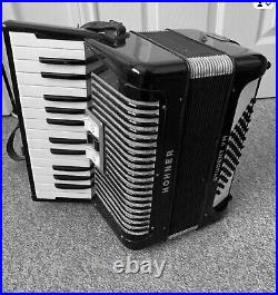 Hohner Student VM 48 Bass Piano Accordion with Hard Case