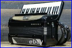 Hohner Verdi V N 120-Bass 41-Key 11-Treble Switch Black Piano Accordion withCase