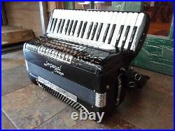 Imperial Chicago Tonemaster Tone Chamber Full Sized Piano Accordion withCase Black