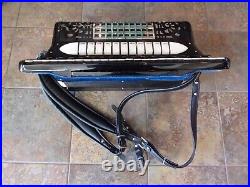 Imperial Chicago Tonemaster Tone Chamber Full Sized Piano Accordion withCase Black