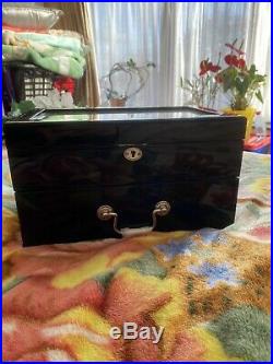 Lionite Mele 20 Piano Black Wooden Watch Lockable Storage Case Box
