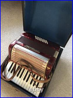 Lovely Piano Accordion 32 Bass German Worldmaster & Case