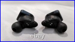 New Master & Dynamic MW07PB True Wireless Ear Buds With Charging Case Headphones