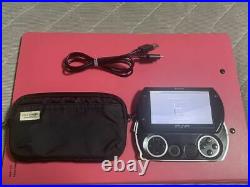 PSP-N1000PB PSP GO Piano Black Sony 16GB Console Very Good with USB cable, Case