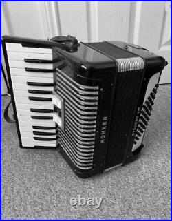 Piano Accordion STUDENT VM 48 Bass Black with original case