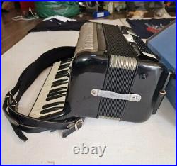 RARE HOHNER ARIETTA IIM 34 72 piano accordion Lovely BLACK WORKING With CASE