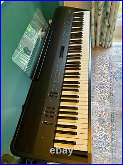 Roland FP 90 Digital Piano 88 keys with Hard case with wheels fully functional