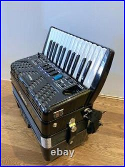 Roland FR-1X V-Accordion 26-Key 72-Bass Black Digital Piano Case Excellent