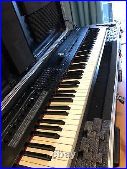 Roland RD-2000 Digital Stage Piano with hard case (PRE-OWNED)