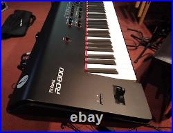 Roland RD-800 Electric Stage Piano with flight case