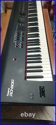 Roland RD800 stage piano with Flight Case