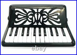 Rossetti 2512 Piano Accordion 25 Keys 12 Bass Black with Hard Case and Straps
