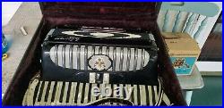 S. Soprani Eye of Saucony Piano Accordian 41 Keys 120 Buttons with Case Used