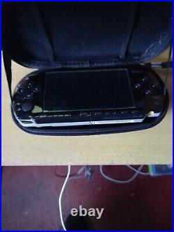 Sony PSP 2000 PlayStation Portable System Piano Black + Carry Case