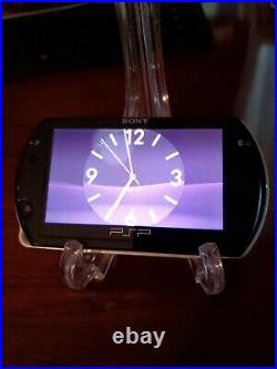 Sony PSP Go PSP-N1001 with Charger and Carrying Case Tested Fast Shipping