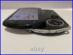 Sony PSP Go PlayStation Portable Go 16GB Piano Black Handheld System With Case