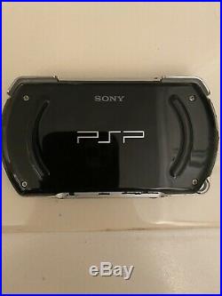 Sony PSP go Launch Edition Piano Black Handheld System With Sony Case