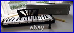 Vintage 1970s Hohner Melodica Piano 32 Made in Germany. Hardly used, excellent