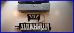 Vintage 1970s Hohner Melodica Piano 32 Made in Germany. Hardly used, excellent