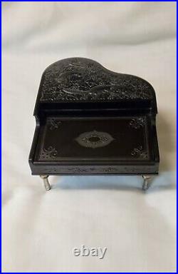 Vintage Mid 20th Century Orientals PT11121 Black Piano Music Box