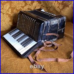 Vintage Working Piano Accordion HOHNER Student II 12 Bass Black Silver