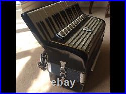 Weltmeister accordion 120 Bass, 5 bass registers, 11 treble registers, 41 keys