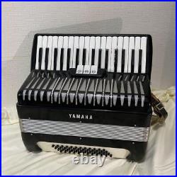 YAMAHA YA-48 Accordion Black 34 Keyboard 48 Bass withCase Strap scratches