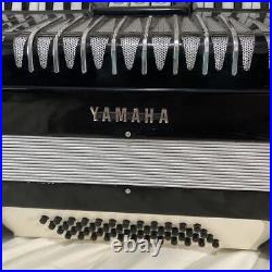 YAMAHA YA-48 Accordion Black 34 Keyboard 48 Bass withCase Strap scratches