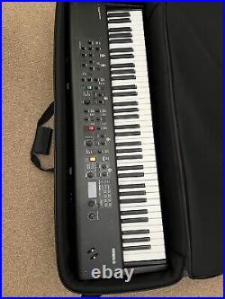 Yamaha CP73 Professional Stage Piano PLUS Yamaha Music soft case