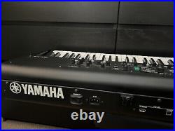 Yamaha CP73 Professional Stage Piano PLUS Yamaha Music soft case