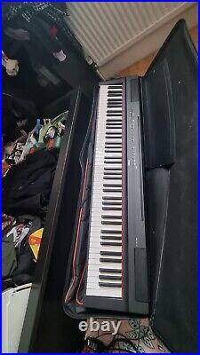 Yamaha P-125 Digital Piano, Black and carry case