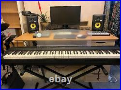 Yamaha P-85 Digital Piano with 88 Weighted Keys Incl Gator Soft Case