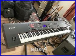 Yamaha s90xs 88 key Professional synthesizer/stage Piano Heavy Case & Stand